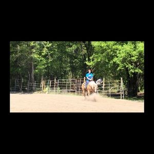 Meet your Posher, Danielle